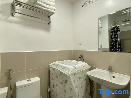 A Cozy 2 Bedroom Unit with a Parking at South Residences SM Southmall 1206