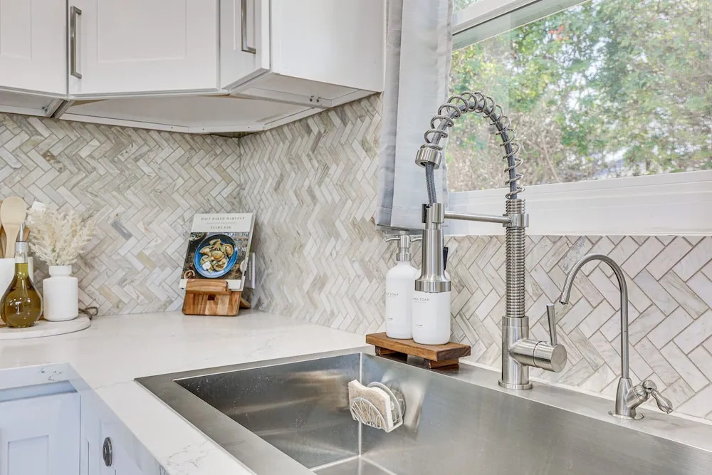 Pet-friendly Oceanside Gem w/ Patio, Walk to Beach