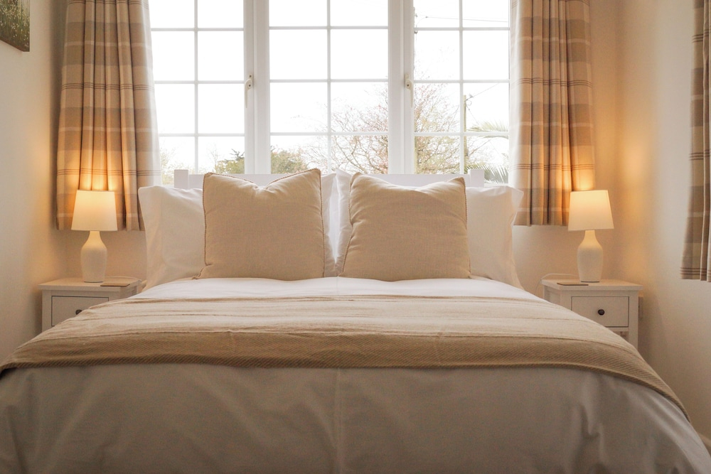 Lemon Tree Rooms - Newly Refurbished Coastal Stay