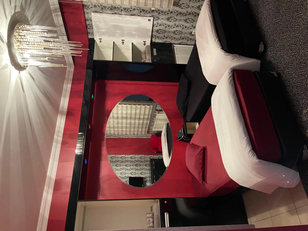 Iso Otel