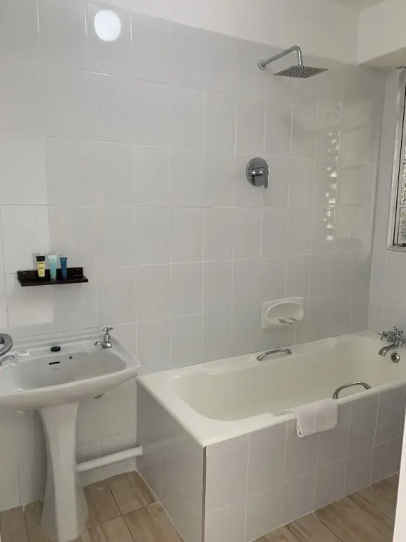 Brondesbury Park Hotel