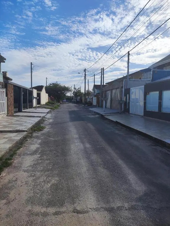 Casa Sobrado com 3 quartos em matinhos