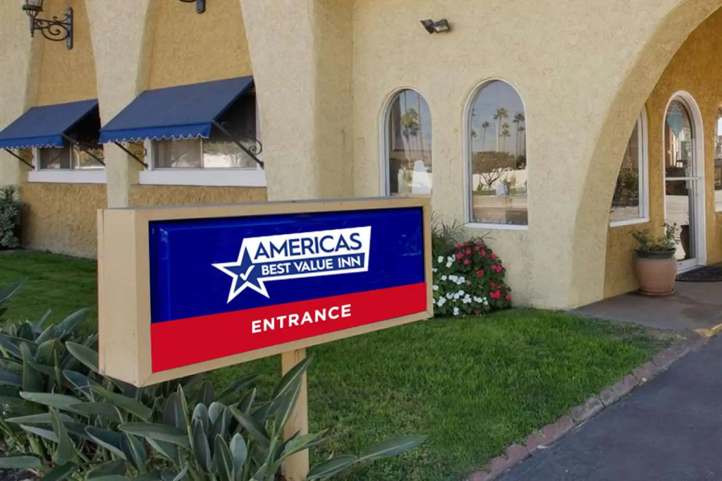 Avalon Hotel And Conference Center