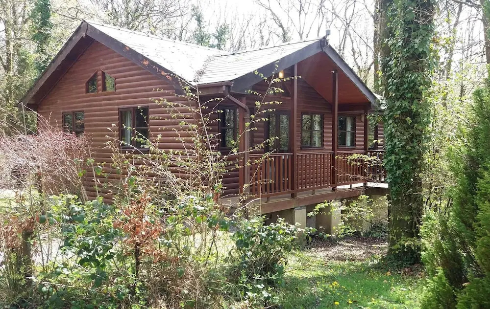 Goldcrest 1-Hot Tub-Woodland Lodges-Carmarthenshire-Tenby