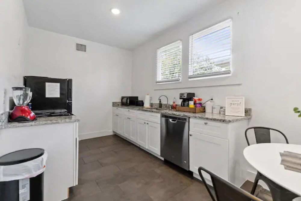Impressive Cozy Historic 2BR Apt 202 Near Downtown