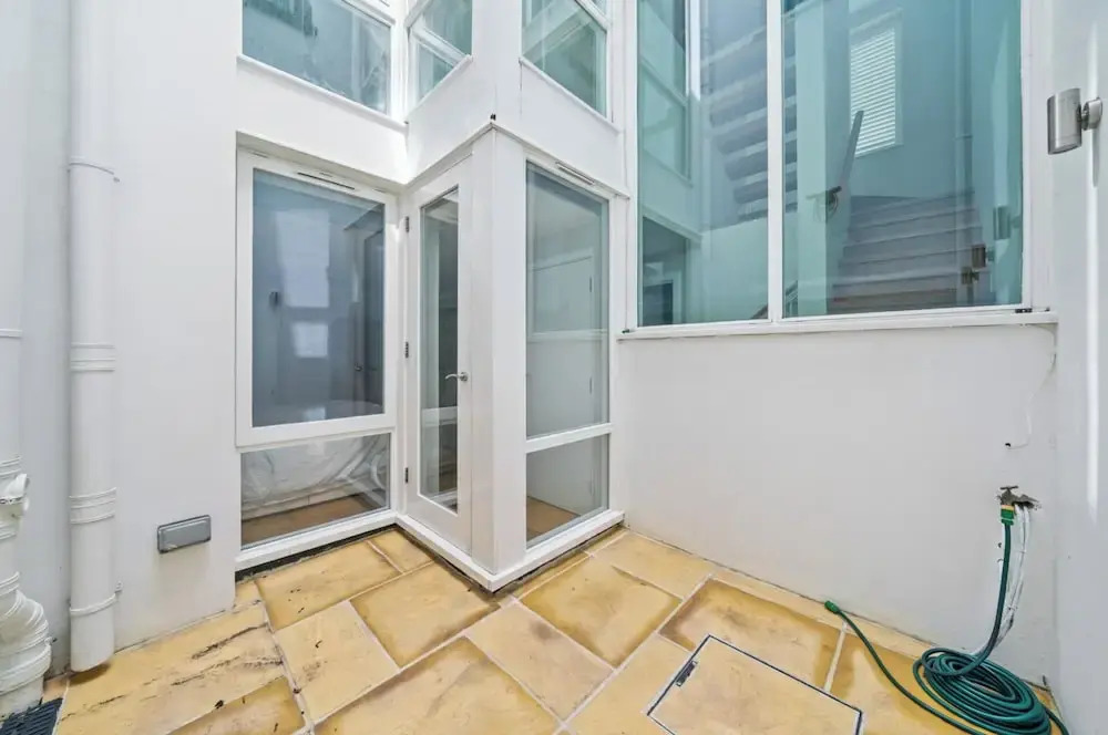 3 Bed City Centre House Sleeps 6 - Parking, Wifi