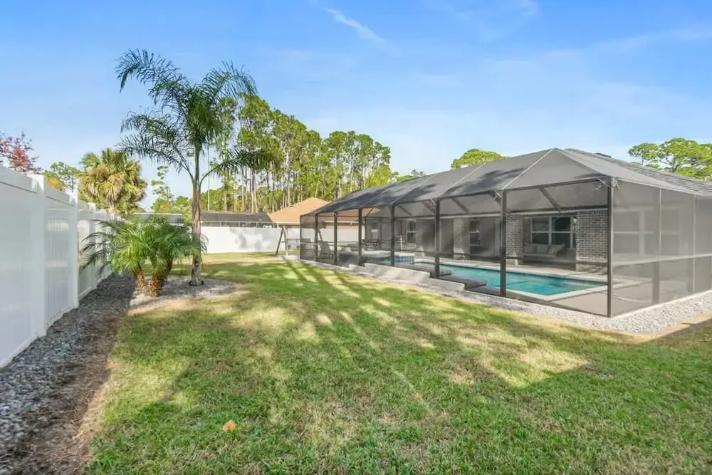 Modern 4BR Retreat Near Beach Heated Pool