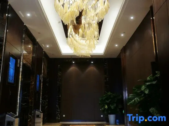 Rowin Grand Hotel
