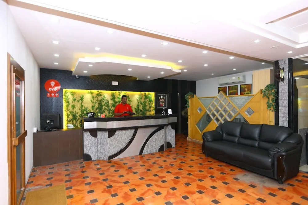 OYO 5319 Hotel Navaratna