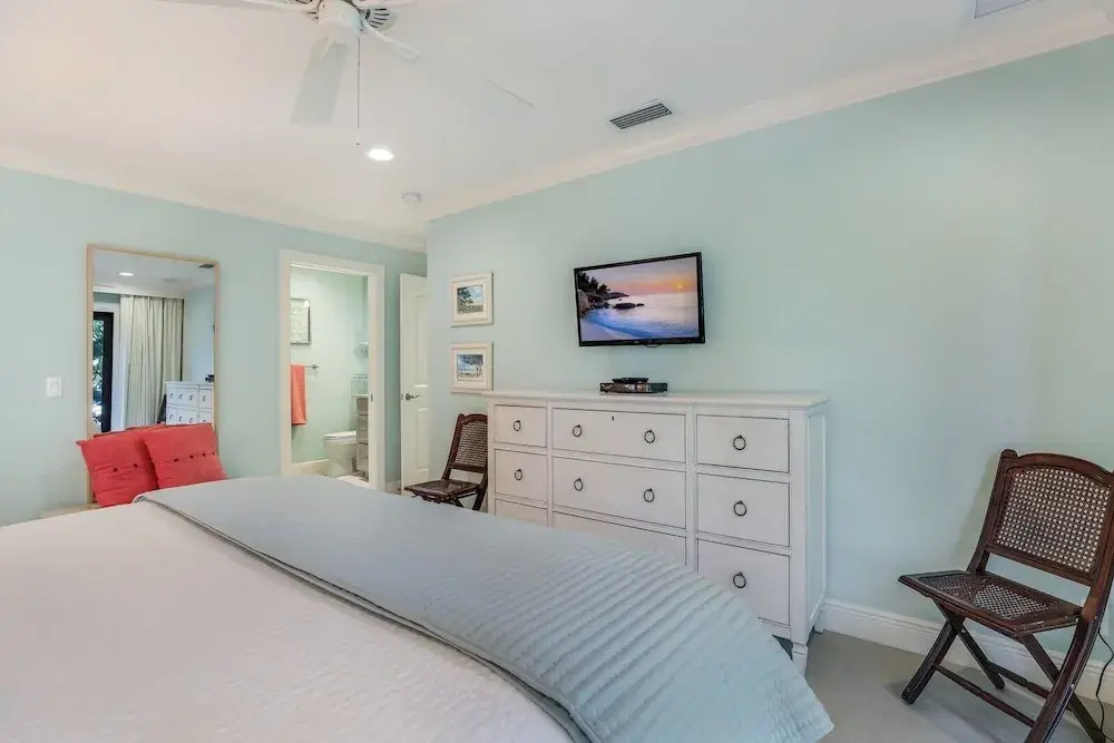 Waters Edge 104s 2 Bedroom Condo by RedAwning