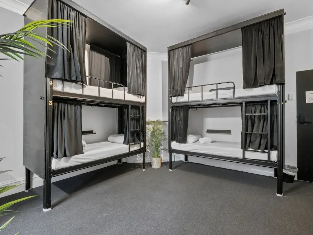 Potts Point Budget Stay - Near Kings Cross Station - Self Check-in