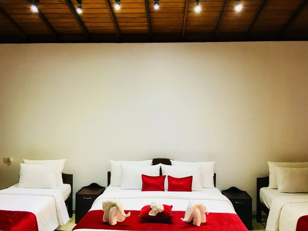 8 Plus  Villa