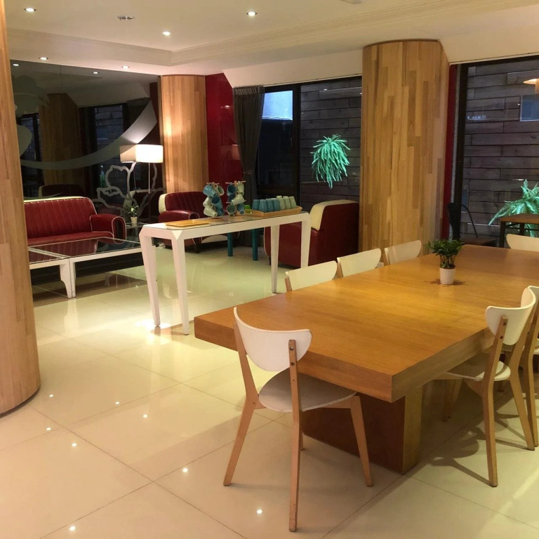 Sparrow Hotel