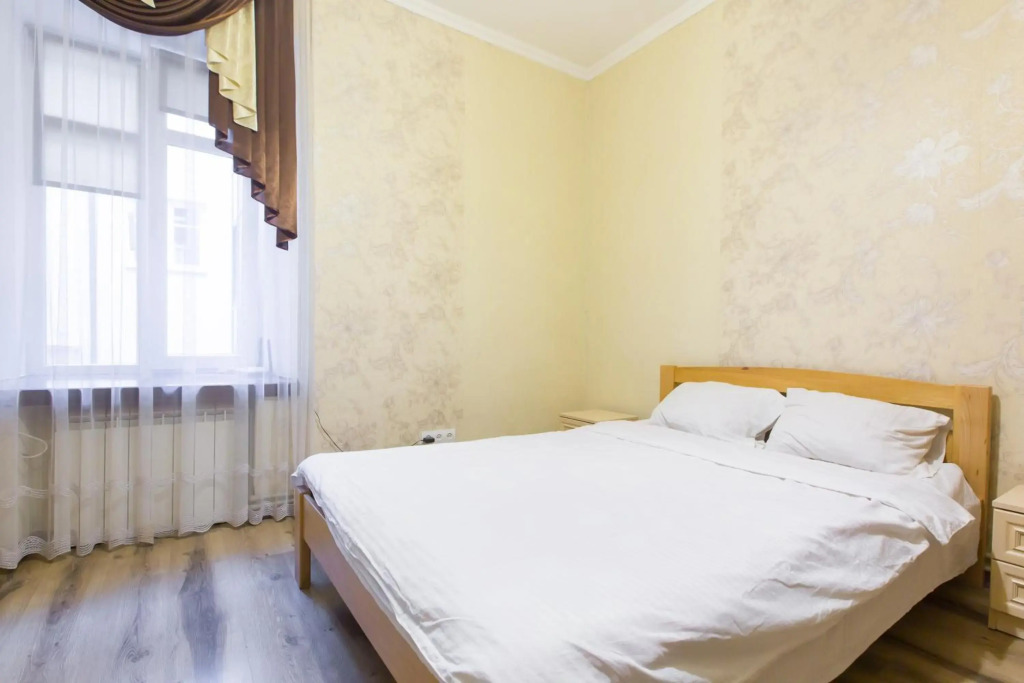Apartment on Staroevreyska street 17