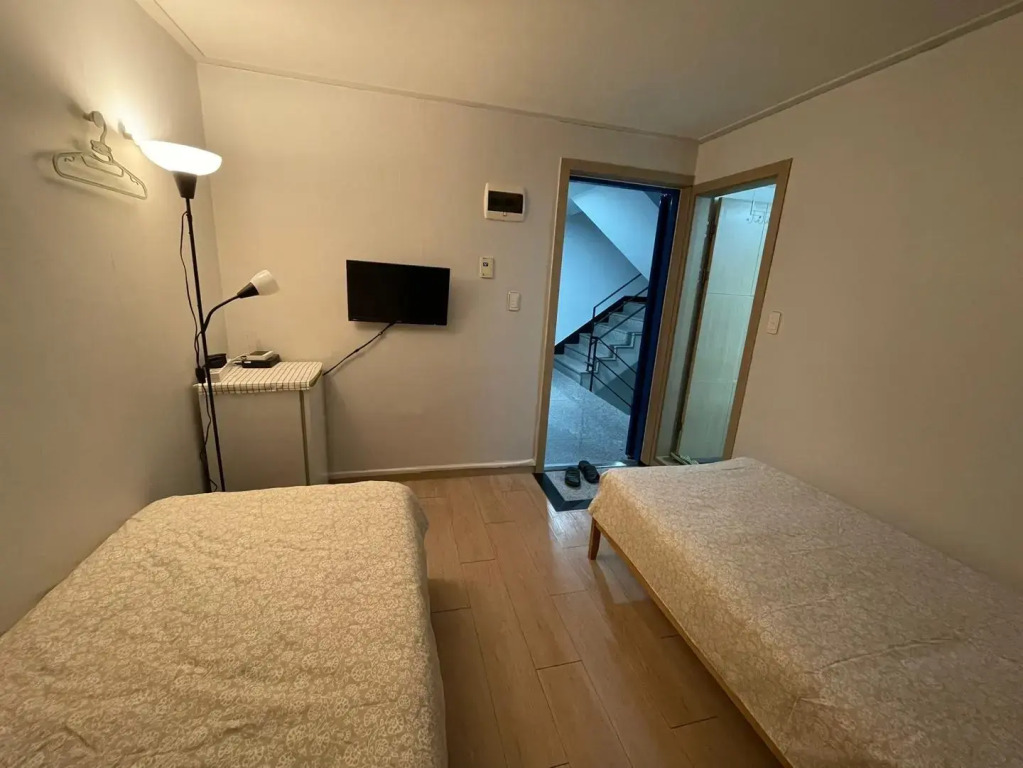 Twin Rabbit Guesthouse