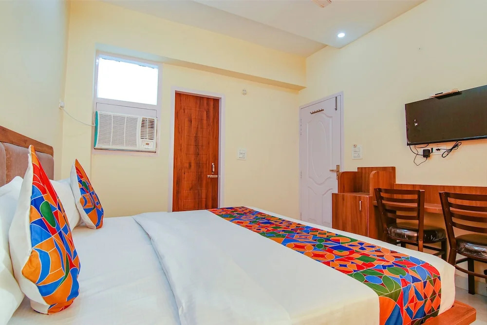 Fabhotel Hari Residency