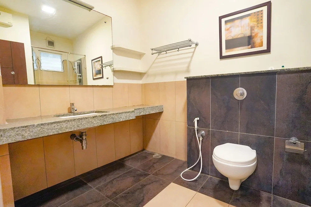 Fabhotel Raj Residency Iii