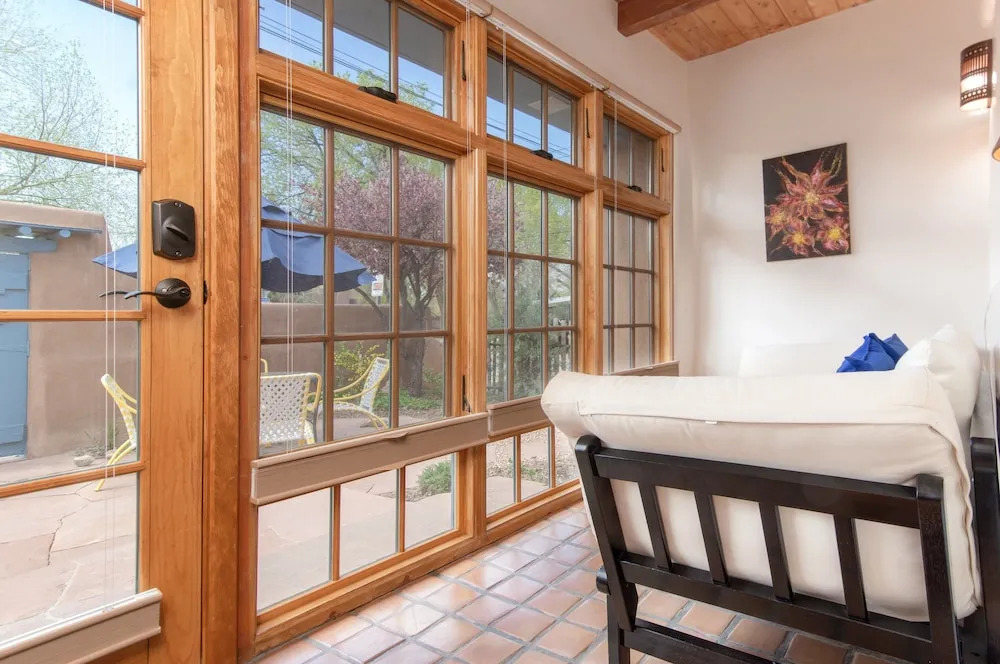 East Alameda - 3 Br Home