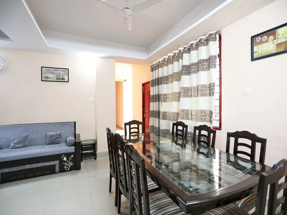OYO 9770 Hotel Urban Comfort
