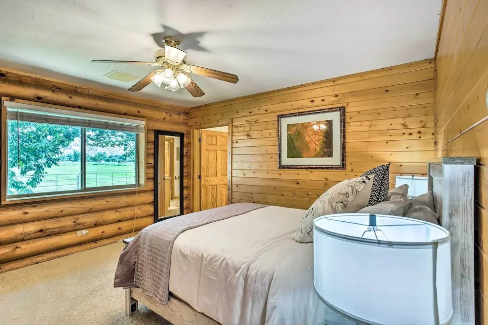 Clifton Retreat w/ Breathtaking Mt Backdrop!