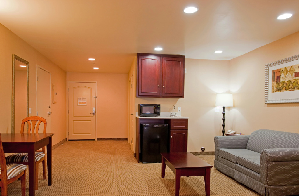 Holiday Inn Express Hotel & Suites Los Angeles Airport Hawthorne by IHG
