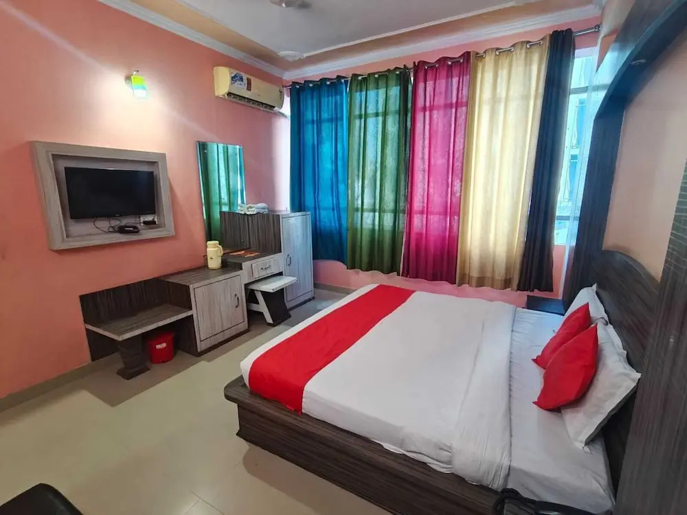 OYO 5876 Hotel KS International