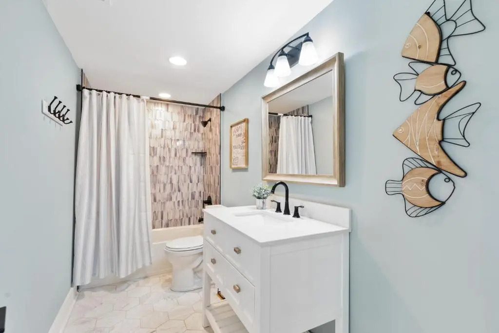 222 W Ashley - Sea Breeze - Minutes to the Ocean and Downtown Folly Beach