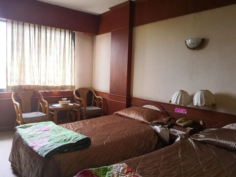 CL Garden Inn