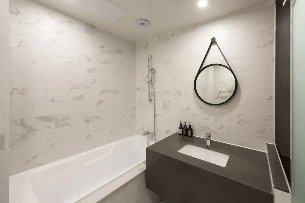 Brown-Dot Hotel Gupo
