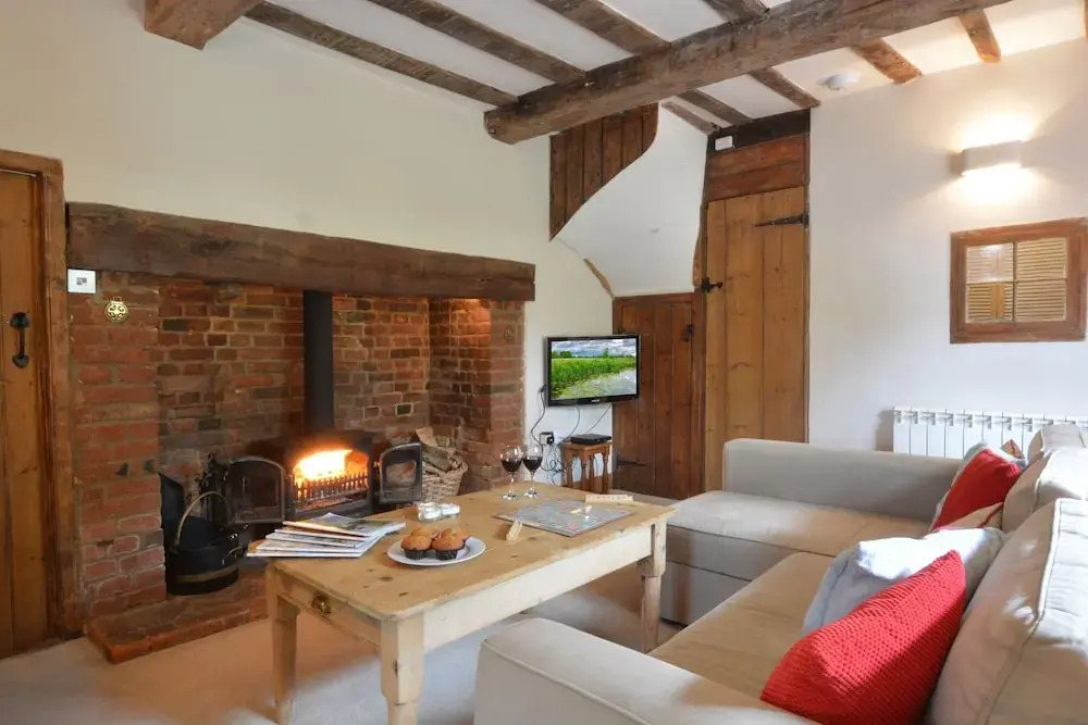 1 Tunns Cottages, Rushmere, nr Beccles