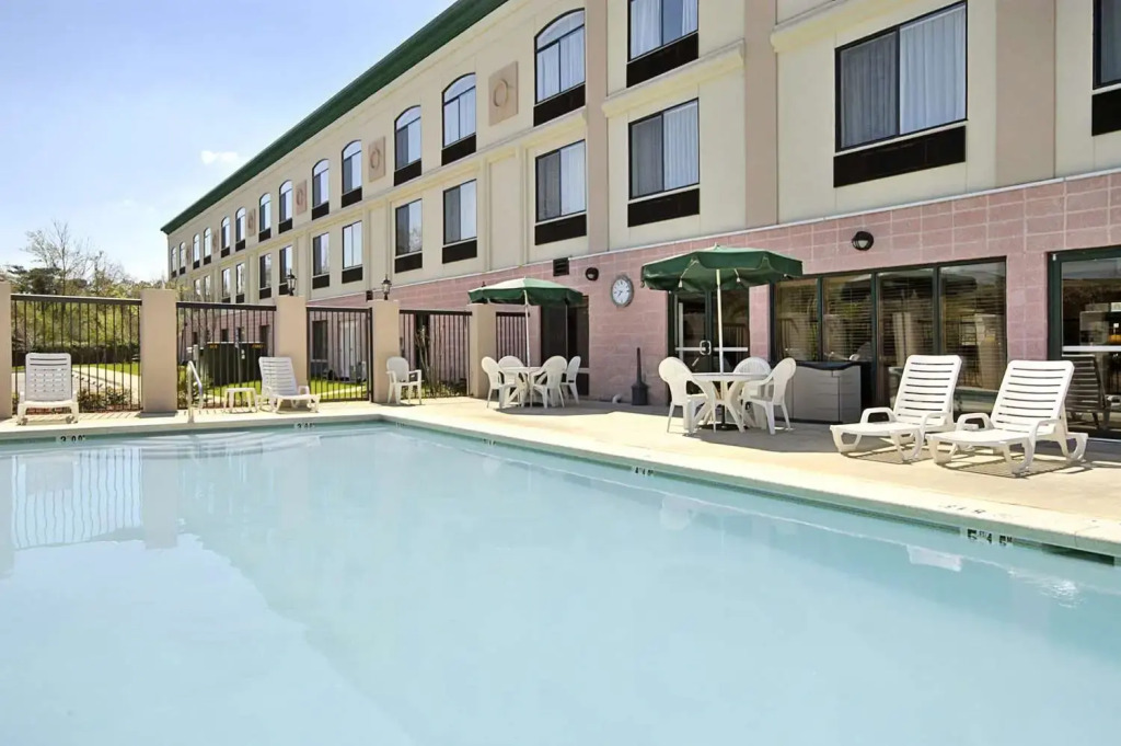 Holiday Inn Express & Suites - Mobile - I-65 by IHG