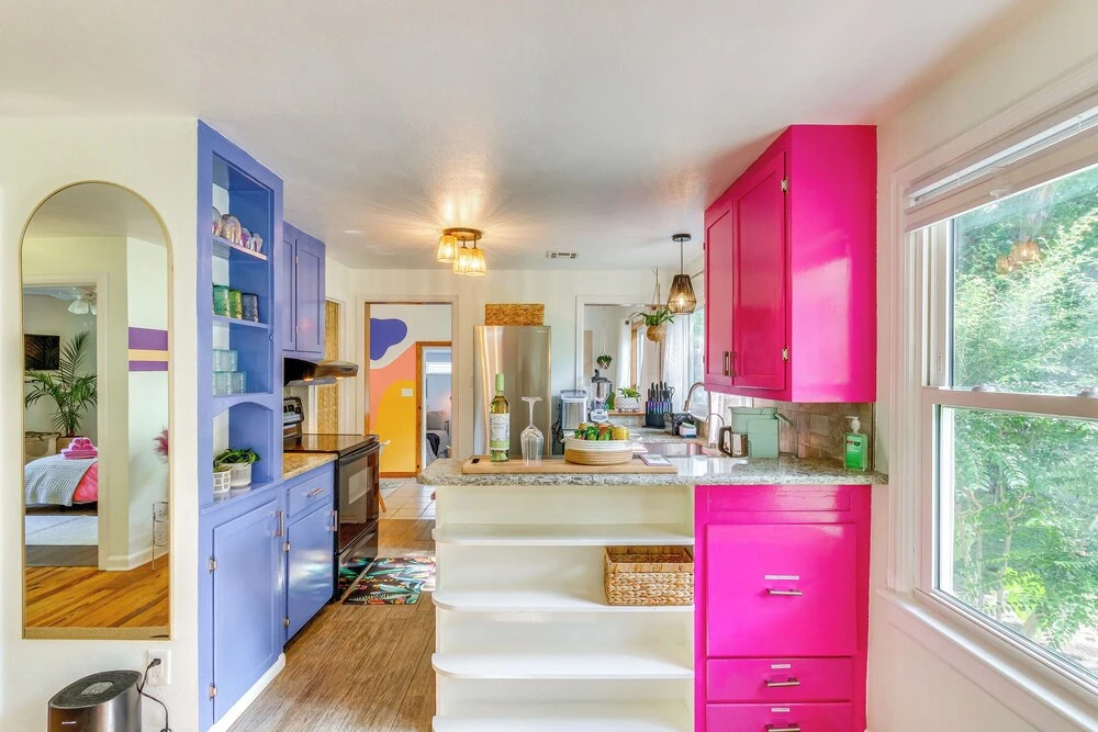 Retro-tropical Pensacola Home - 3 Mi to Downtown!