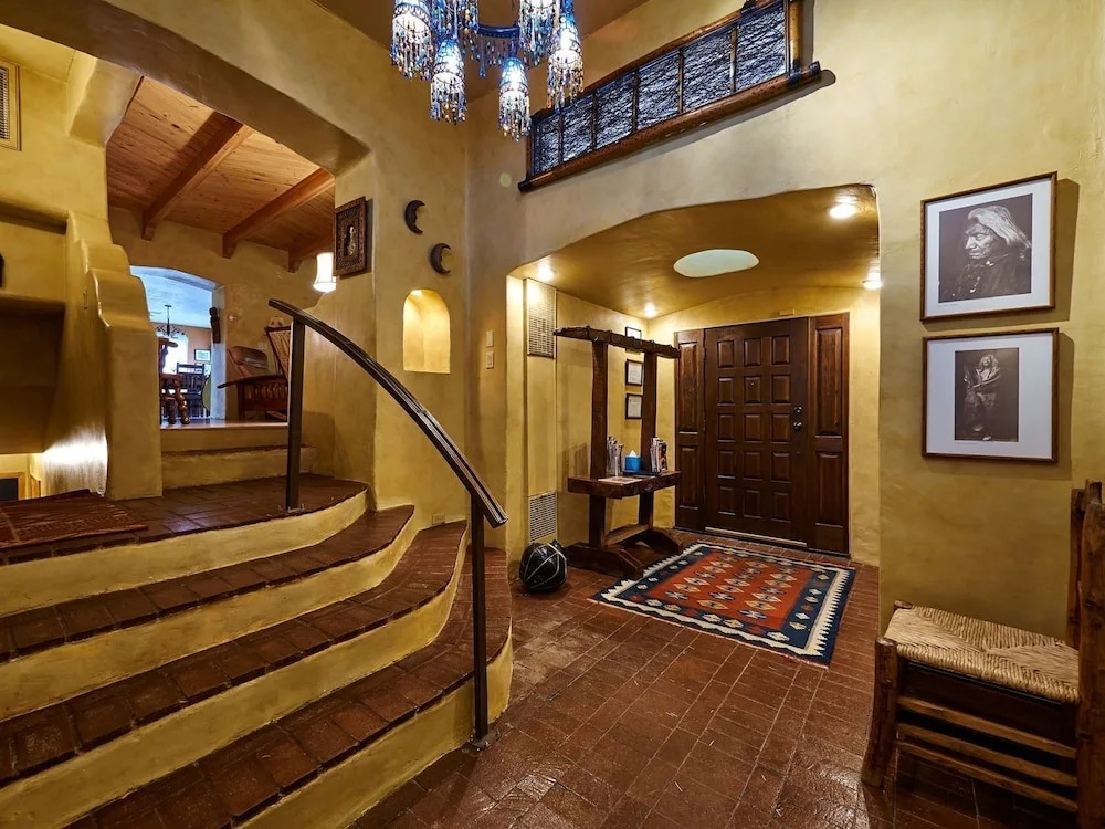 Piñon Vista - 360° Majestic Views, Just Blocks From the Plaza
