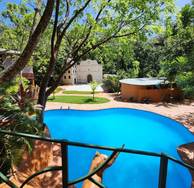 Lenca world Hotel
