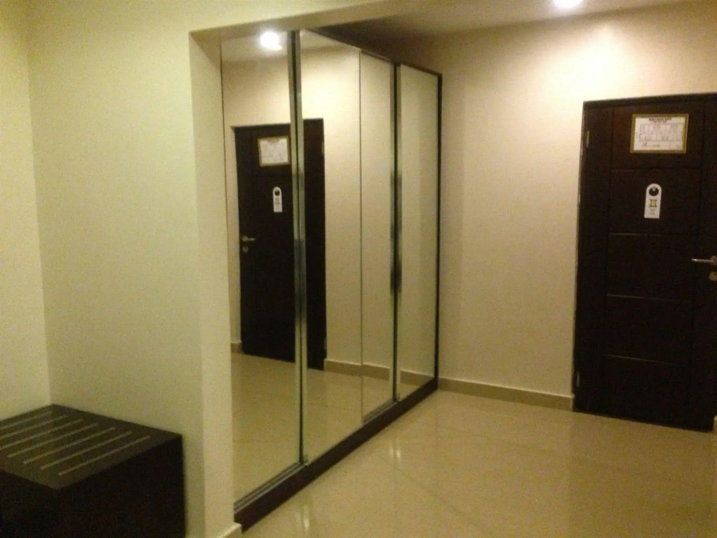 Noble House Hotel