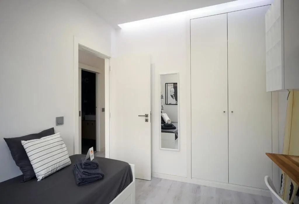Expo Oriente 2 Bedrooms by GT House
