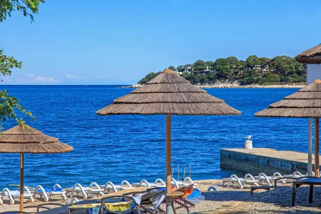 One bedroom apartment with direct sea view located in the old town of Porec