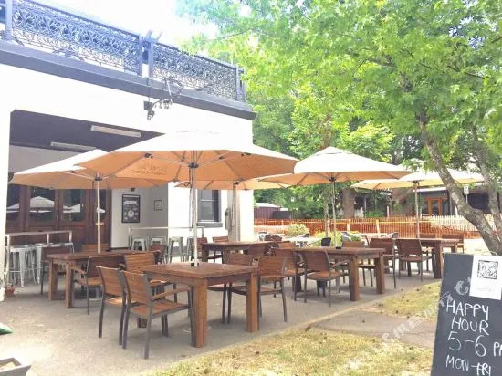 The Crafers Hotel