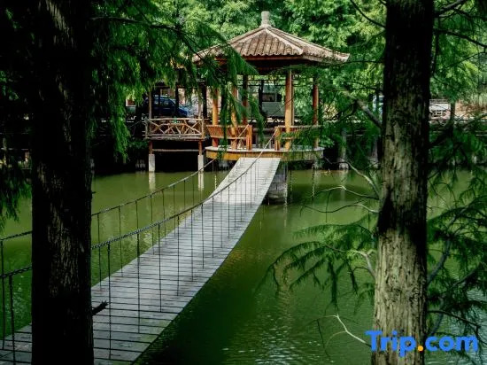 Wolong Riverside Manor