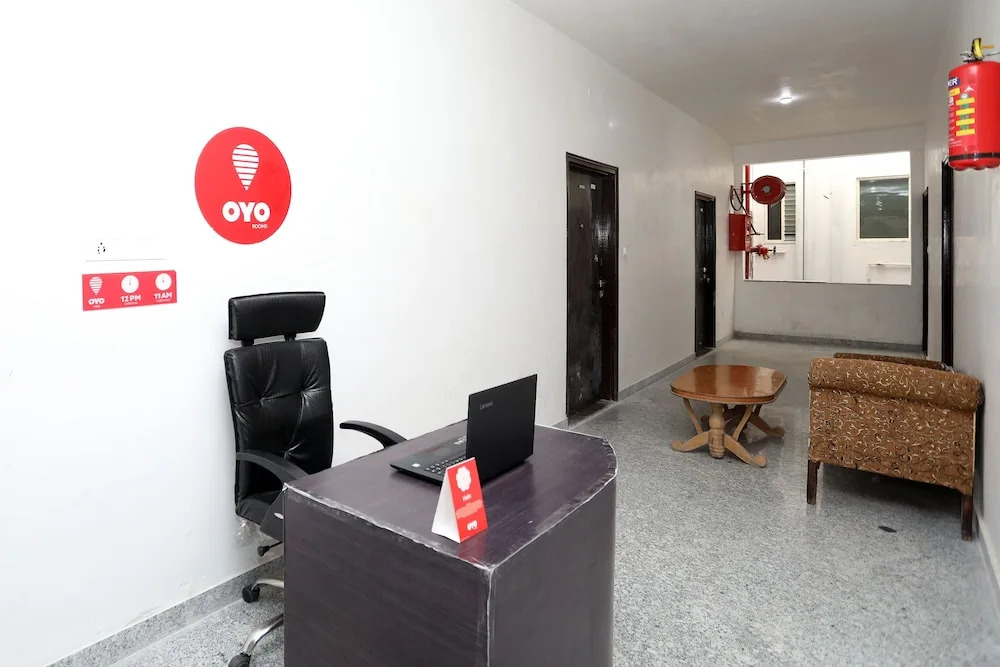 OYO 10064 Home Bright 3BHK Gulabh Bagh