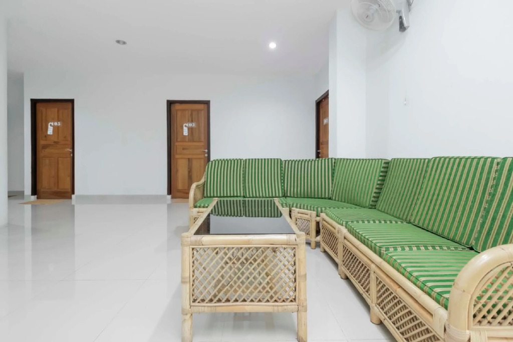 RedDoorz near Siloam Hospital Palembang