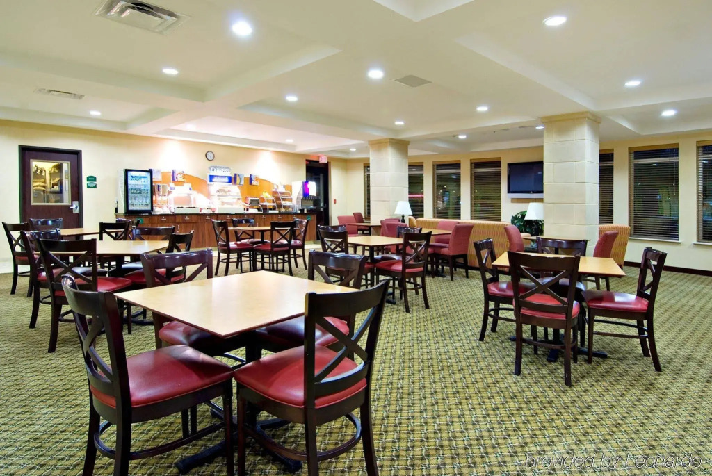 Holiday Inn Express Hotel & Suites Medford-Central Point by IHG