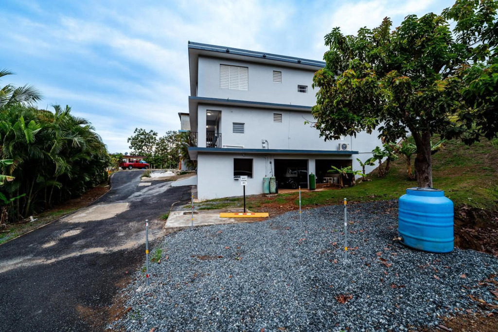 Studio with pool table just 15 minutes from the beach