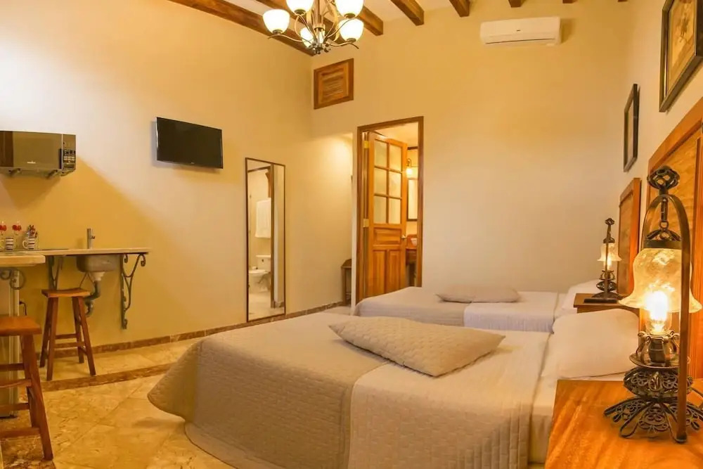 Marquez De Liz 5 - Suite With 2 Beds In Havana