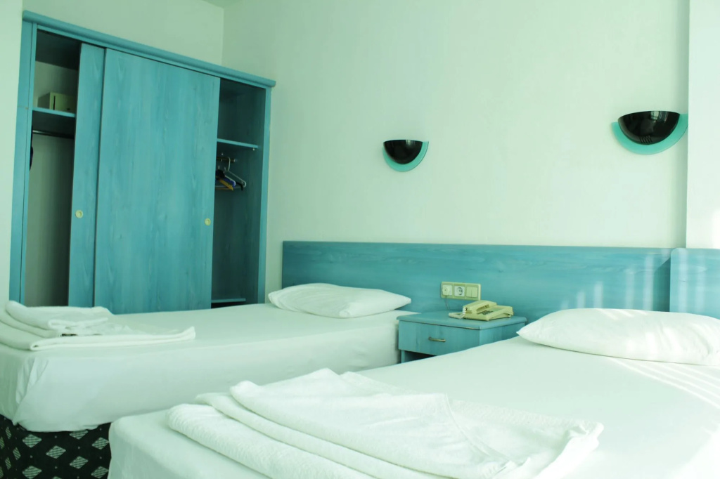 Cleo Hotel