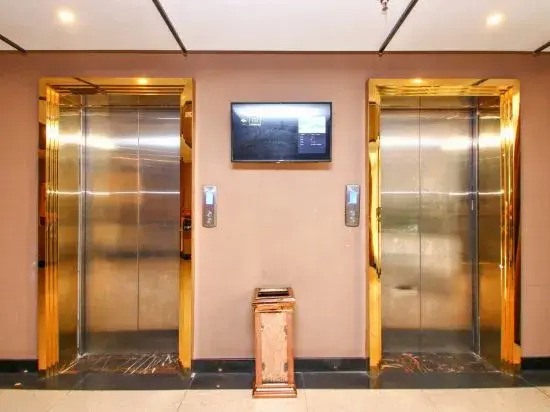 Huazhi Hotel Fuyang