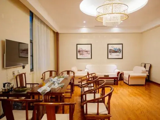 Zhaotong Development Building Hotel