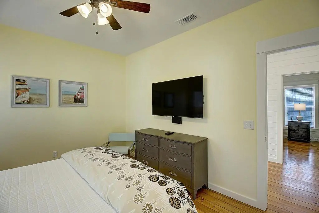 Moon Song 515 Wac 3 Bedroom Condo by Redawning