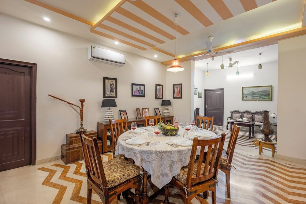 Alaya Stays 4 BHK with Outdoor Dining Area - Abhimanyu Mansion Sapphire