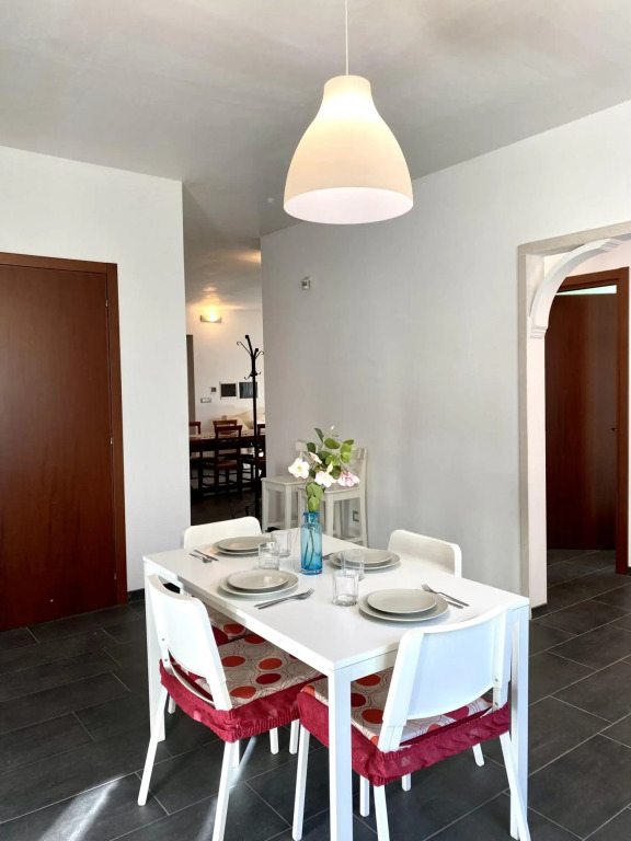Apartment in villa, suitable for families, swimming pool, large outdoor spaces-Salice by Villa Rita